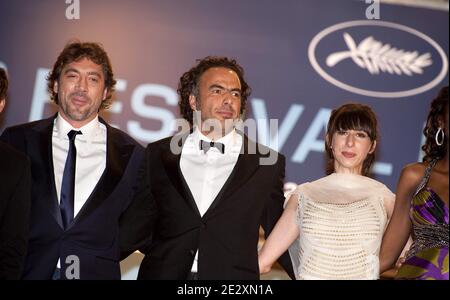 Javier Bardem, Alejandro Gonzalez Inarritu, Maricel Alvarez quitte la projection de 'Biutiful' présentée en compétition lors du 63e Festival de Cannes, dans le sud de la France, le 17 mai 2010. Photo de Hahn-Nebinger-Orban/ABACAPRESS.COM Banque D'Images