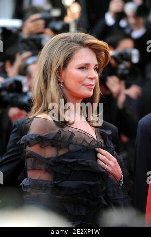 La reine Noor de Jordanie assiste à la projection de 'Biutiful' lors du 63e Festival de Cannes, dans le sud de la France, le 17 mai 2010. Photo par Ammar Abd Rabbo/ABACAPRESS.COM Banque D'Images