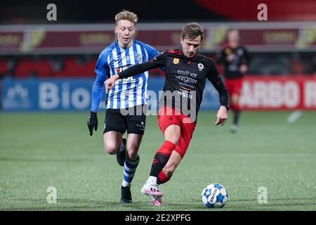 ROTTERDAM, PAYS-BAS - JANVIER 15 : Reuven Niemeijer de SBV Excelsior, Brian de Keersmaecker du FC Eindhoven pendant la division néerlandaise de Keukenkampioendivision Banque D'Images