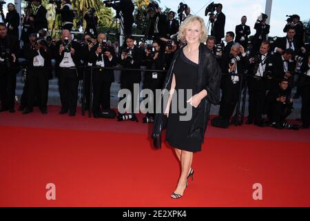 Glenn Close quitte la projection de 'Tamara Drewe' présentée en compétition lors du 63e Festival de Cannes, le 18 mai 2010. Photo de Hahn-Nebinger-Orban/ABACAPRESS.COM Banque D'Images