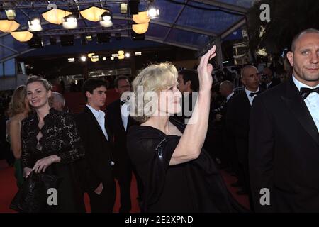 Glenn Close quitte la projection de 'Tamara Drewe' présentée en compétition lors du 63e Festival de Cannes, le 18 mai 2010. Photo de Hahn-Nebinger-Orban/ABACAPRESS.COM Banque D'Images