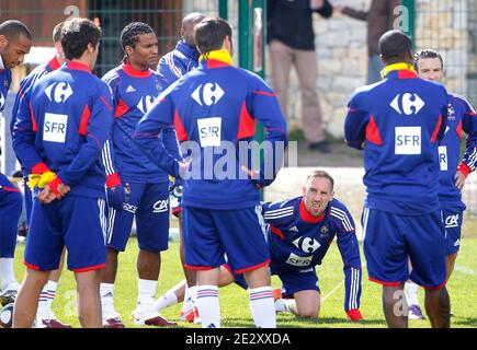 Les joueurs de l'équipe nationale de football de France lors d'une session d'entraînement à Tignes, Alpes françaises, France, le 20 mai 2010 dans le cadre de leur entraînement en altitude en vue de la coupe du monde de football 2010 en Afrique du Sud. La France jouera l'Uruguay à Capetown dans son groupe UN match d'ouverture le 11 juin, le Mexique à Polokwane le 17 juin et l'Afrique du Sud à Bloemfontein le 22 juin. Photo de Patrick Bernard/Cameleon/ABACAPRESS.COM Banque D'Images