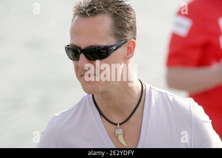 Michael Schumacher arrivera au paddock du Grand Prix canadien de Formule 1 au circuit Gilles Villeneuve à Montréal, Canada, le 13 juin 2010. Photo de Charles Guerin/Cameleon/ABACAPRESS.COM Banque D'Images