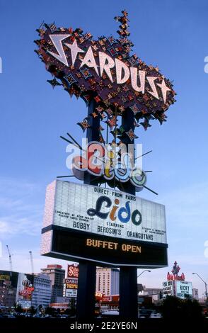 Panneau néon pour l'hôtel Stardust à Las Vegas, Nevada au crépuscule. Banque D'Images