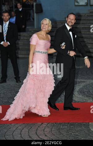 La princesse de la Couronne norvégienne Mette-Marit et le prince de la Couronne norvégien Haakon assistent à la représentation de gala à la salle de concert de Stockholm, à Stockholm, en Suède, le 18 juin 2010. Photo de Mousse-Nebinger-Orban/ABACAPRESS.COM Banque D'Images