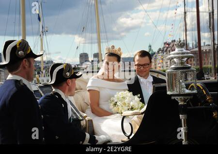 H.R.H Crown Princess of Sweden et Daniel Westling Duke of Vastergotland embarquent la Barge royale 'Vasaorden' à Stockholm, en Suède, le 19 juin 2010. Photo de Mousse-Nebinger-Orban/ABACAPRESS.COM Banque D'Images