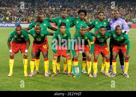 L'équipe du Cameroun lors du match de football de la coupe du monde de la FIFA, Afrique du Sud 2010, groupe E, Cameroun contre Danemark au stade de football Loftus Versfeld de Pretoria, Afrique du Sud, le 19 juin 2010. Le Danemark a gagné 2-1. Photo de Henri Szwarc/ABACAPRESS.COM Banque D'Images