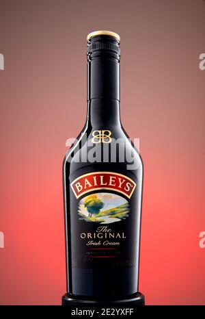 Boise, Idaho, 16 décembre 2020. Bouteille de Baileys crème irlandaise originale, whisky irlandais. Banque D'Images