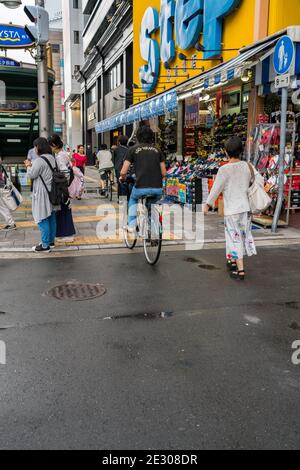 2 juillet 2018, Osaka - Japon : coin occupé de la rue commerçante Shinsaibashi Suji Banque D'Images