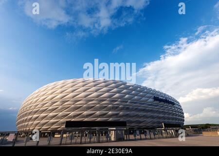 Allianz Arena (Fussball Arena Munchen, Schlauchboot), stade de football du FC Bayern Munich. Largement connu pour son extérieur de l'ETFE gonflé. Banque D'Images