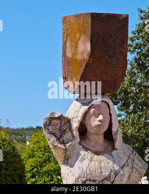 Sculptures à la fontaine de Silves sur la côte de l'Algarve Du Portugal Banque D'Images