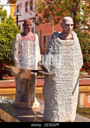 Sculptures à la fontaine de Silves sur la côte de l'Algarve Du Portugal Banque D'Images