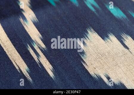 Motif en tissu Ikat en soie pour un gros plan Banque D'Images