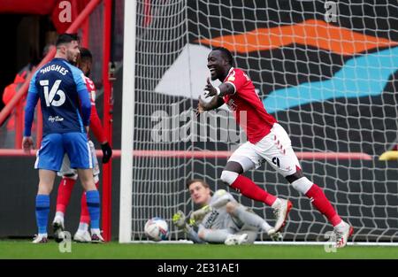 Famara Diedhiou, de Bristol City, célèbre le but d'ouverture lors du match du championnat Sky Bet à Ashton Gate, Bristol. Banque D'Images