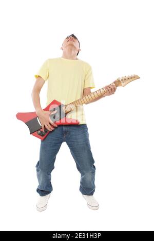 Portrait d'un jeune homme jouant de la guitare photo de haute qualité Banque D'Images
