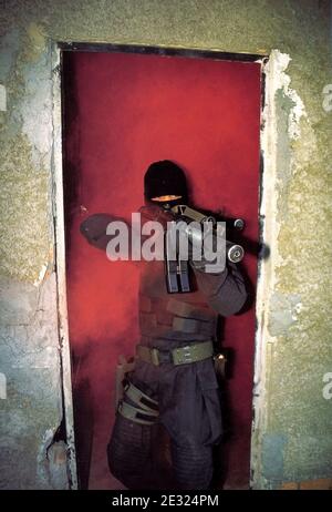 Rio de Janeiro, Brésil, 30 juillet 1998. Marine de la Marine du Brésil, pendant l'entraînement au Bataillon Tonelero dans la zone ouest de la ville de Rio de Jane Banque D'Images