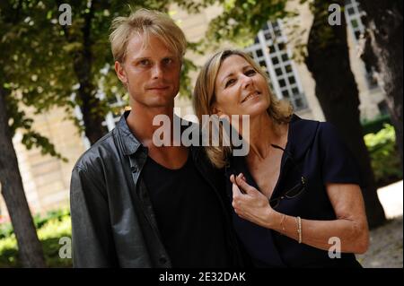 Arnaud Lemaire et Claire Chazal arrivent au défilé de mode automne-hiver 2010/2011 de Christian Dior en haute Couture à Paris, France, le 05 juillet 2010. Photo de Frédéric Nebinger/ABACAPRESS.COM Banque D'Images