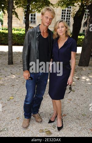 Arnaud Lemaire et Claire Chazal arrivent au défilé de mode automne-hiver 2010/2011 de Christian Dior en haute Couture à Paris, France, le 05 juillet 2010. Photo de Frédéric Nebinger/ABACAPRESS.COM Banque D'Images