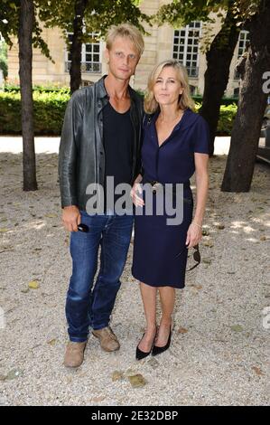 Arnaud Lemaire et Claire Chazal arrivent au défilé de mode automne-hiver 2010/2011 de Christian Dior en haute Couture à Paris, France, le 05 juillet 2010. Photo de Frédéric Nebinger/ABACAPRESS.COM Banque D'Images