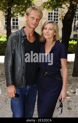 Arnaud Lemaire et Claire Chazal arrivent au défilé de mode automne-hiver 2010/2011 de Christian Dior en haute Couture à Paris, France, le 05 juillet 2010. Photo de Frédéric Nebinger/ABACAPRESS.COM Banque D'Images