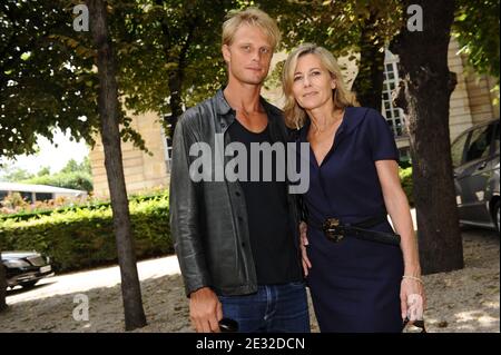Arnaud Lemaire et Claire Chazal arrivent au défilé de mode automne-hiver 2010/2011 de Christian Dior en haute Couture à Paris, France, le 05 juillet 2010. Photo de Frédéric Nebinger/ABACAPRESS.COM Banque D'Images