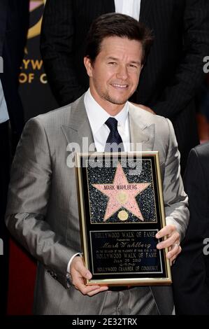 Mark Wahlberg est honoré d'une étoile sur le Hollywood Walk of Fame. Los Angeles, le 29 juillet 2010. Photo de Lionel Hahn/ABACAPRESS.COM (en photo : Mark Wahlberg) Banque D'Images