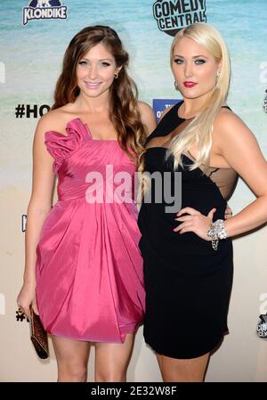 Taylor Ann Hasselhoff (L) et Hayley Amber Hasselhoff arrivent à la comédie Central Roast de David Hasselhoff qui s'est tenue aux Sony Pictures Studios à Los Angeles, CA, Etats-Unis le 1er août 2010. Photo de Lionel Hahn/ABACAPRESS.COM Banque D'Images