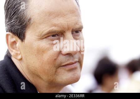 Le député socialiste français Jean-Christophe Cambadelis est photographié le deuxième jour du camp d'été annuel du Parti socialiste français (PS) qui s'est tenu à la Rochelle, dans l'ouest de la France, le 28 août 2010. Photo de Bernard Patrick/ABACAPRESS.COM Banque D'Images