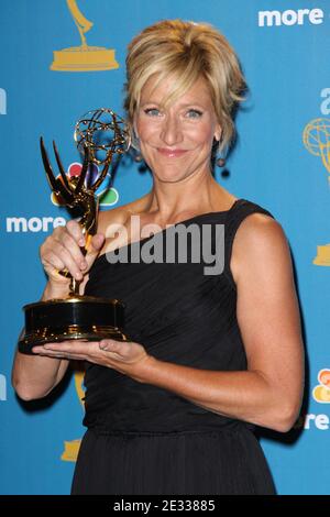 Edie Falco arrive à la salle de presse des 2010 Primetime Emmy Awards qui se tiennent au Nokia Theatre L.A. Vivre à Los Angeles, CA, Etats-Unis, le 29 août 2010. Photo de Tony DiMaio/ABACAPRESS.COM (photo: Edie Falco) Banque D'Images