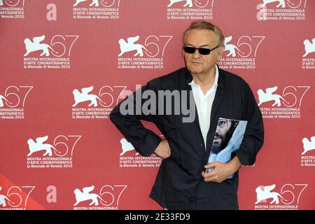 Jerzy Skolimowski assiste à un photocall pour le film "Essential Killing" lors du 67ème Festival International du film de Venise à Venise, en Italie, au Palazzo del Casino le 6 septembre 2010. Photo de Nicolas Briquet/ABACAPRESS.COM Banque D'Images