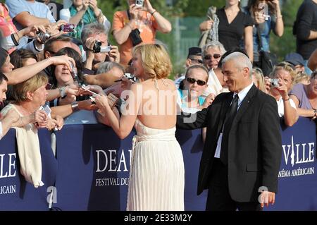 L'actrice Kim Cattrall arrive à la première de « Meet Monica Velour » lors du 36e Festival du film américain de Deauville le 10 septembre 2010 à Deauville, France. Photo Thierry Orban/ABACAPRESS.COM Banque D'Images