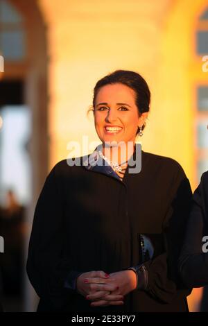 La fille d'Emir du Qatar, Sheikha Al Mayassa bint Hamad bin Khalifa Al-Thani, présidente du conseil d'administration de l'Autorité des musées du Qatar, assiste à la fête d'ouverture de l'artiste japonais Takashi Murakami au château de Versailles, près de Paris, le 12 septembre 2010. Photo par Ammar Abd Rabbo/ABACAPRESS.COM Banque D'Images