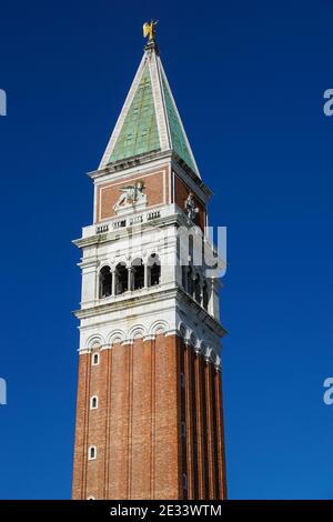 Le Campanile de Saint-Marc, le clocher de la basilique Saint-Marc à Venise, en Italie Banque D'Images