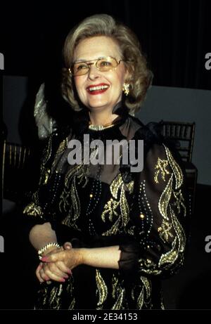 Donna Reed en soirée à Cartier's en 1984 crédit: Ralph Dominguez/MediaPunch Banque D'Images