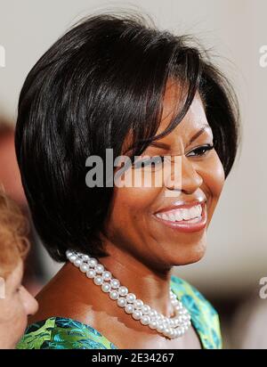 LA première dame DES ÉTATS-UNIS Michelle Obama assiste à une cérémonie pour remettre le Sergent-maître en chef Richard L. Etchberger, de l'US Air Force, la Médaille d'honneur pour la galanterie ostentatoire le 21 septembre 2010 à la Maison Blanche à Washington, DC. (En photo : Michelle Obama) photo d'Olivier Douliery /ABACAPRESS.COM Banque D'Images