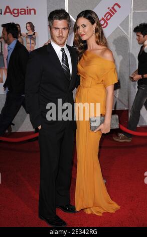 « Odette Yustman participe à la première de « You Again » de Walt Disney au théâtre El Capitan de Los Angeles, le 22 septembre 2010. Photo de Lionel Hahn/ABACAPRESS.COM (photo : Odette Yustman)' Banque D'Images