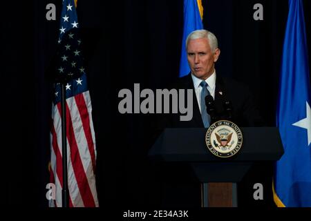 Charleston, États-Unis. 15 janvier 2021. Le vice-président américain Mike Pence prononce des remarques au cours du service célébration de la vie de Brig. Le général Chuck Yeager au Charleston Coliseum & Convention Center le 15 janvier 2021 à Charleston, Virginie occidentale. Yeager était un pilote de vol et d'essai de la Force aérienne qui, en 1947, est devenu la première personne de l'histoire à battre la vitesse du son en vol de niveau. Credit: Planetpix/Alamy Live News Banque D'Images