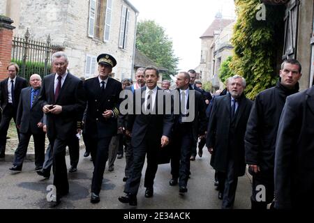 Le président français, Nicolas Sarkozy, visite Vezelay, Yonne, France, le 30 septembre 2010. Photo de Stephane Lemouton/ABACAPRESS.COM Banque D'Images