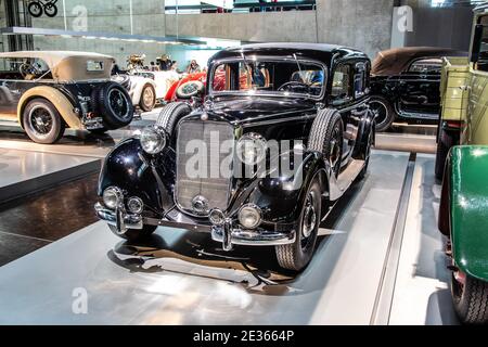 STUTTGART, ALLEMAGNE, 2019 : ancienne voiture classique rétro vintage Mercedes-Benz à l'exposition du musée Mercedes-Benz Banque D'Images