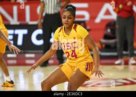 Des chevaux de Troie de la Californie du Sud protègent Desiree Caldwell (24) lors d’un match de basket-ball féminin de la NCAA contre les Washington State Cougars, le vendredi 15 janvier, Banque D'Images