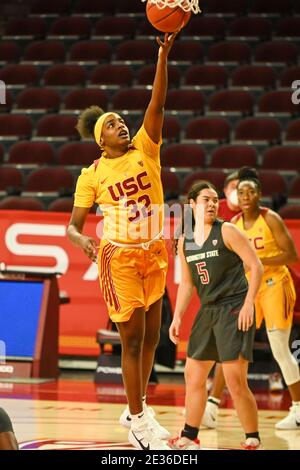 Des chevaux de Troie de la Californie du Sud font avancer Jordyn Jenkins (32) lors d'un match de basket-ball féminin de la NCAA contre les États de Washington Cougars, le vendredi 15 janvier, Banque D'Images