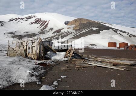 Vestiges de la station de chalantage Hektor, Port Foster, Whalers Bay, Deception Island, South Shetlands, Antarctique 14 décembre 2015 Banque D'Images