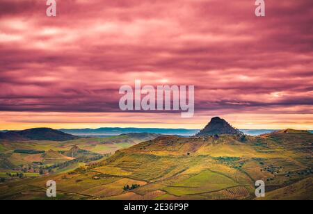 Vue sur le paysage sicilien de Mazzarino, Caltanissetta, Sicile, Italie, Europe Banque D'Images