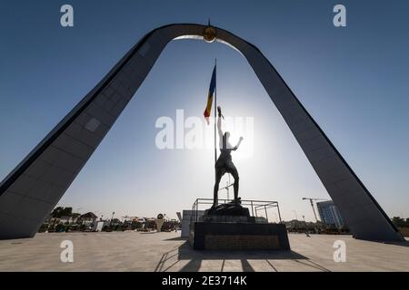 Monument de l'indépendance, à contre-jour, place de la Nation, n'Djamena, Tchad Banque D'Images