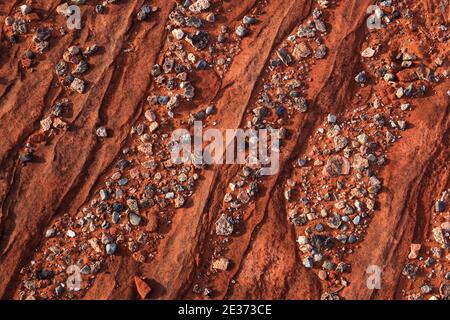 Détail grès, petites pierres sur grand grès, Coyote Buttes North, zone grès, Arizona, États-Unis Banque D'Images
