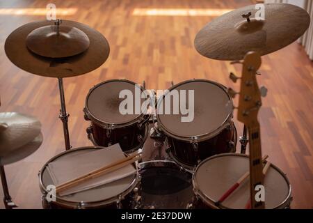 Gros plan sur les instruments de musique tournés de l'arrière Banque D'Images