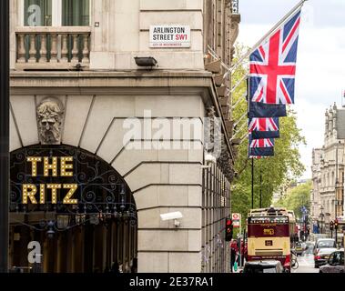 Londres, Angleterre : VUE sur l'hôtel Ritz de piccadilly à Londres Banque D'Images