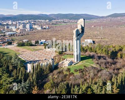 STARA ZAGORA, BULGARIE - 14 JANVIER 2021 : vue aérienne du complexe commémoratif les défenseurs de Stara Zagora, Bulgarie Banque D'Images