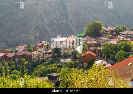 Vue aérienne sur le paysage de la ville de Kemaliye entre la vallée de Kemaliye ou Egin, Erzincan, Turquie Banque D'Images