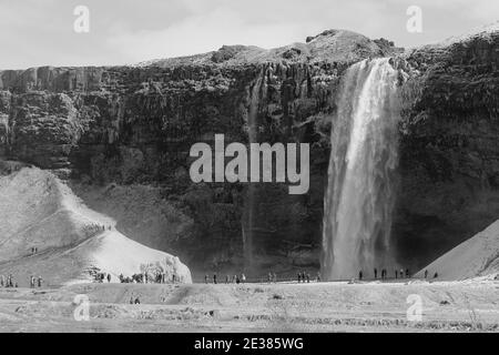 Reikiavik, Islande; 15 avril 2017. Photos d'un voyage de 11 jours en 4x4 à travers l'Islande. Jour 2. De Reykjavík à Vík í Mýrdal. Chute d'eau de Seljalandsfoss. Banque D'Images